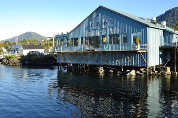 O simpát?ico e tradicional pub no cais de Cow Bay, em Prince Rupert, na British columbia, oeste do Canadá